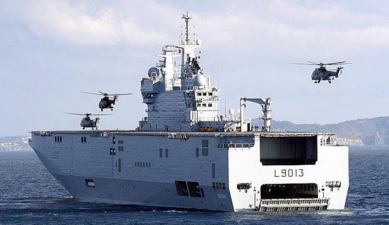 Франция: вертолёт ташувчи кемалар Россияга сотилишидан воз кечиб бўлмайди