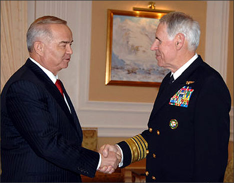 Ислом Каримов ва АҚШ ҳарбий кучлари адмирали Уильям Феллон (2008)