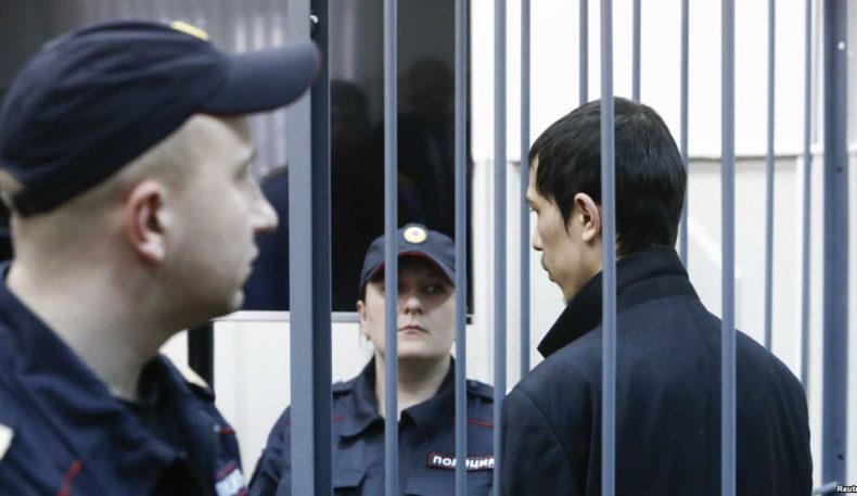 Москва полицияси Питер терактини уюштирган ака-ука Азимовларнинг отасини ҳибсга олди