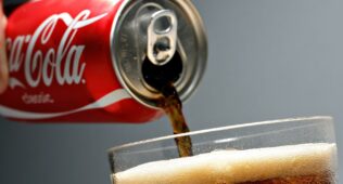 Coca-cola россия компаниясини судга берди