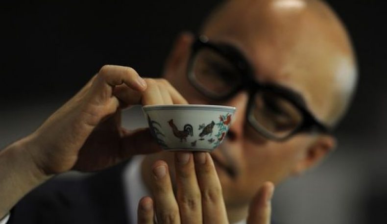 Гонгконгдаги аукционда XV асрга оид чинни пиёла 36 миллион долларга сотилди