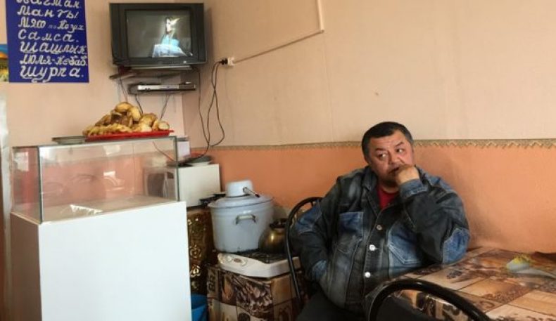 Мигрантлар юборган юклар Ўзбекистонга “етиб бормаяпти”