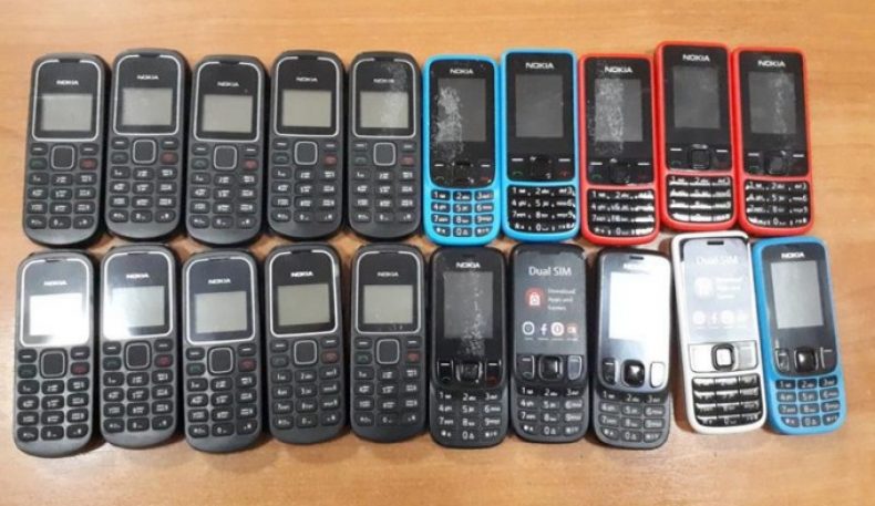 Сурхондарёда 20 дона Nokia телефонини яширинча олиб киришга уринган фуқаро тўхтатилди