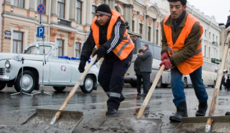 Россия ҳукумати хорижий ишчилар учун квотани 20 фоиз қисқартирди