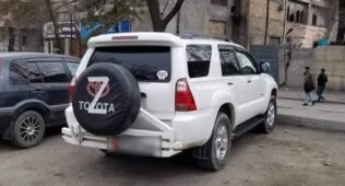 Бишкекда “z” белгисини ёзиб олган автомобиллар жаримага тортилмоқда