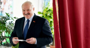 Лукашенко: “россия бу урушда ютқазмайди, буни 100% биласиз”