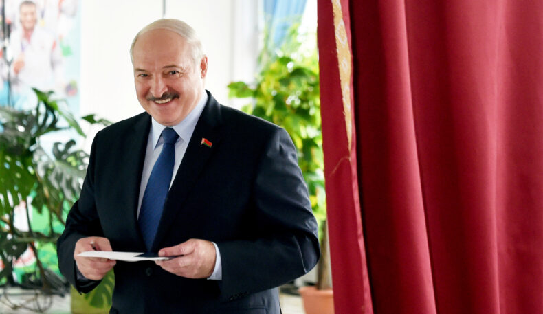 Лукашенко: “Россия бу урушда ютқазмайди, буни 100% биласиз”