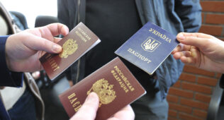 Путин украиналикларга россия паспортини олишни осонлаштирди